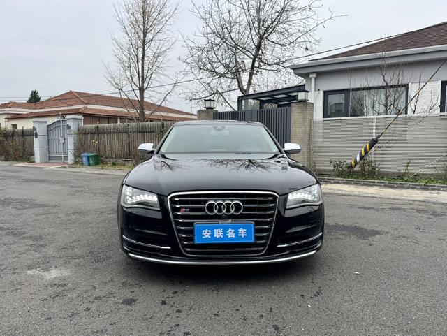 Audi S8