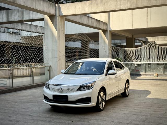 Dongfeng Fengshen E70