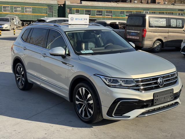 Volkswagen Tiguan L