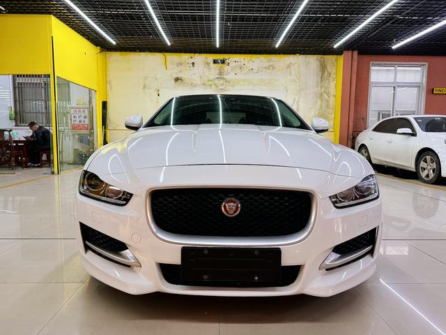 Jaguar XE