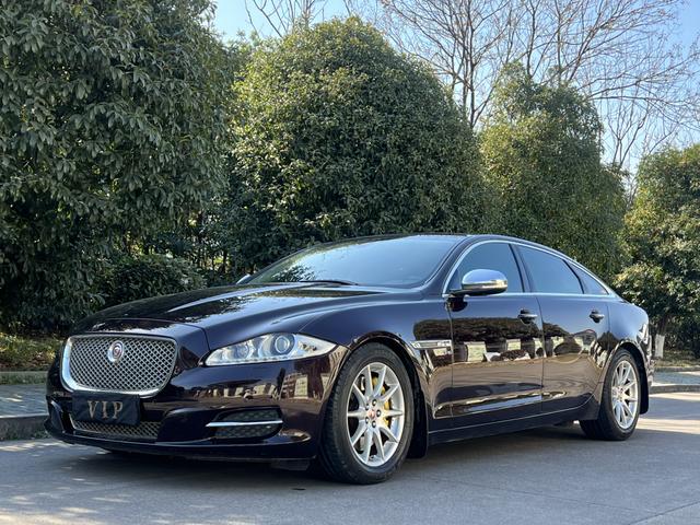 Jaguar XJ