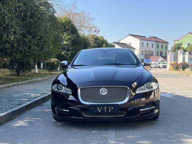 Jaguar XJ