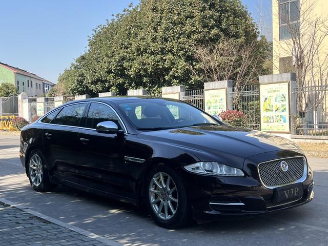 Jaguar XJ