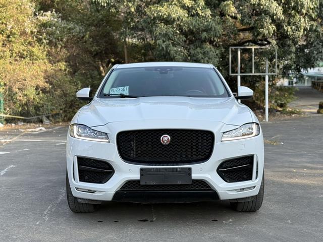 Jaguar F-PACE