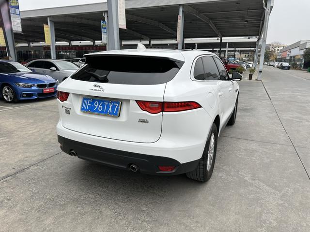 Jaguar F-PACE