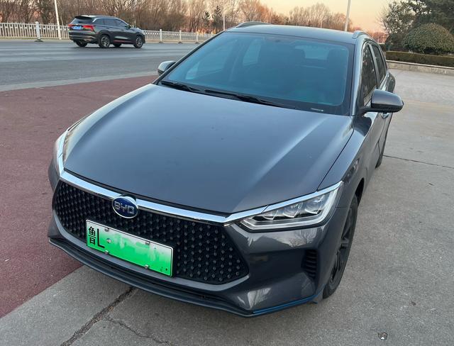 BYD e2