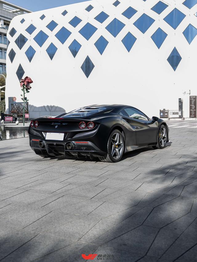 Ferrari F8