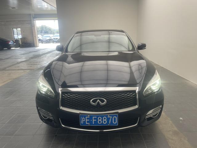 Infiniti Q70