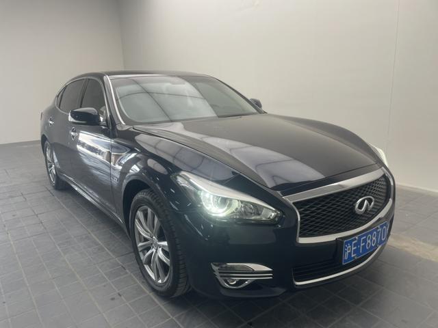 Infiniti Q70