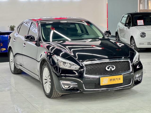 Infiniti Q70