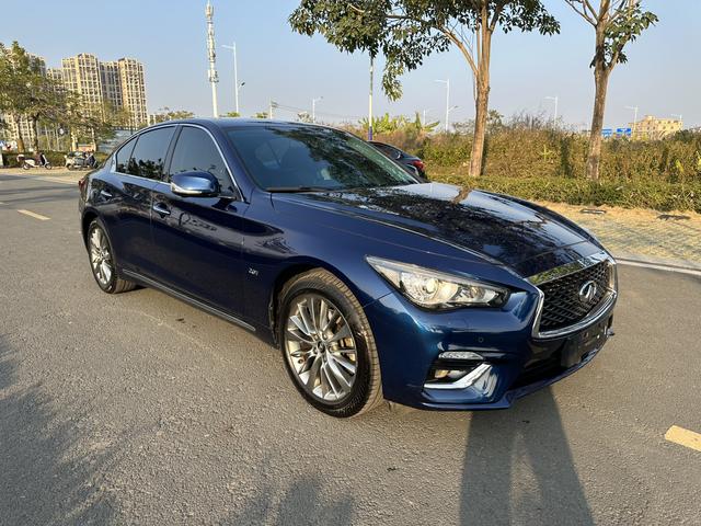 Infiniti Q50L