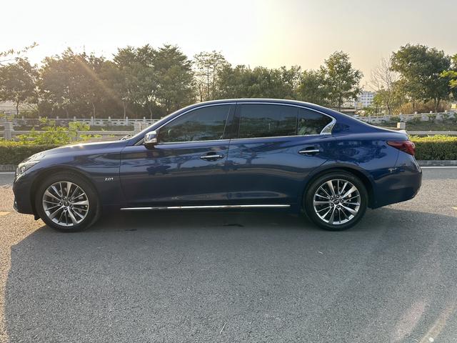 Infiniti Q50L