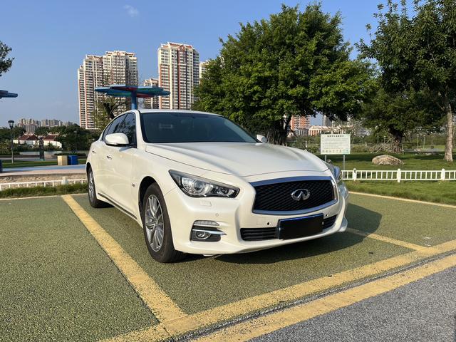 Infiniti Q50L