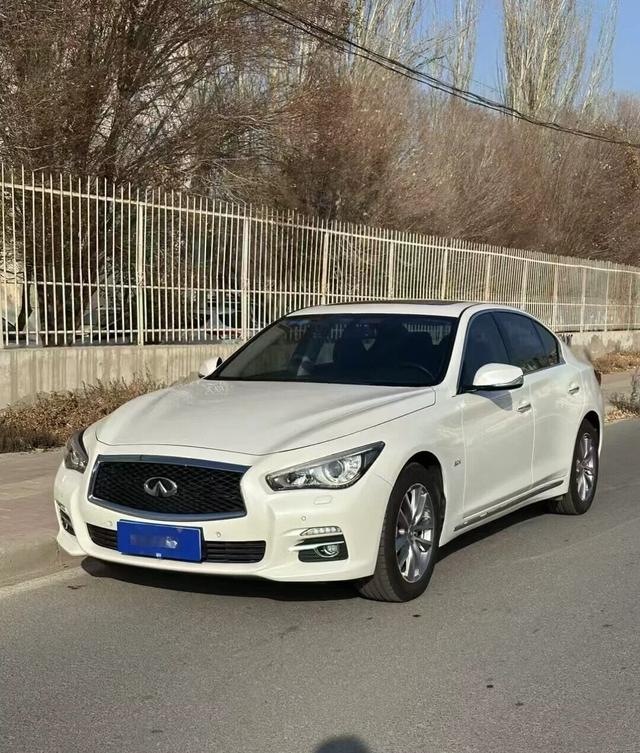 Infiniti Q50L