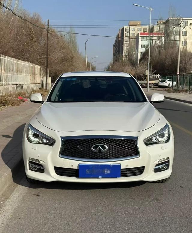 Infiniti Q50L