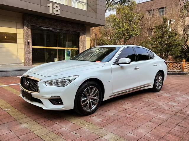 Infiniti Q50L