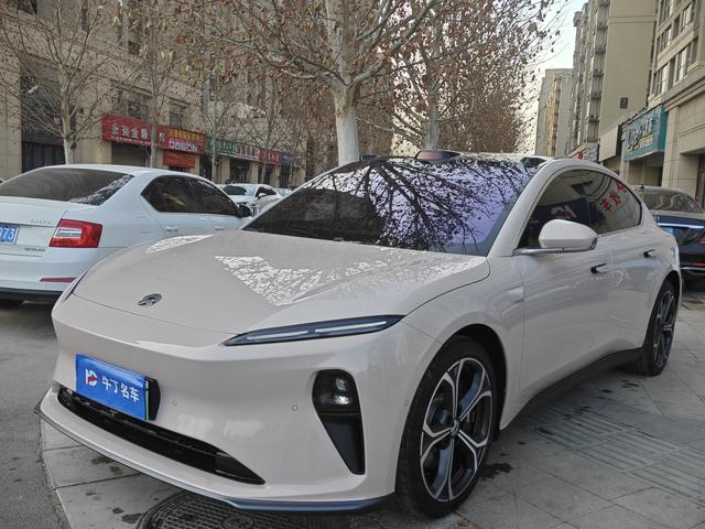 NIO ET5