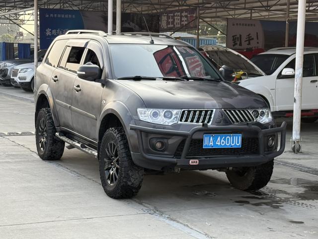 Mitsubishi Pajero Jinchang (imported)