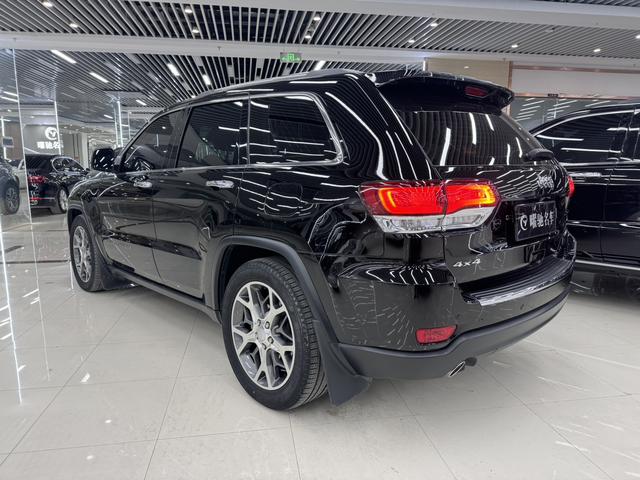 Jeep Grand Cherokee (imported)