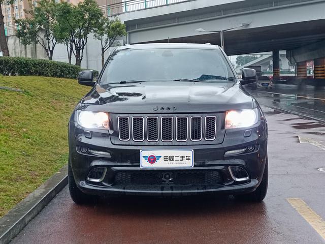 Jeep Grand Cherokee SRT