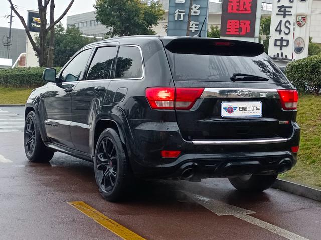 Jeep Grand Cherokee SRT