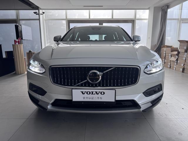 Volvo V90