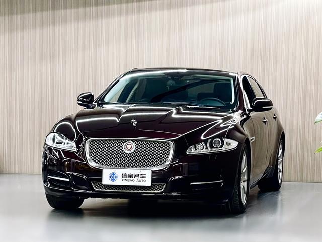 Jaguar XJ