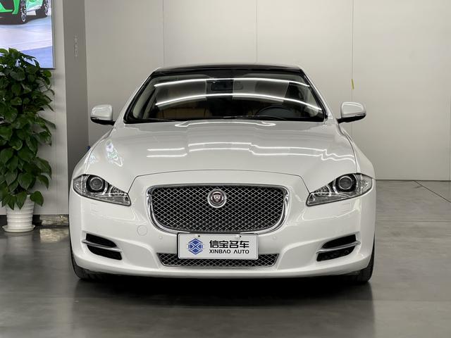 Jaguar XJ