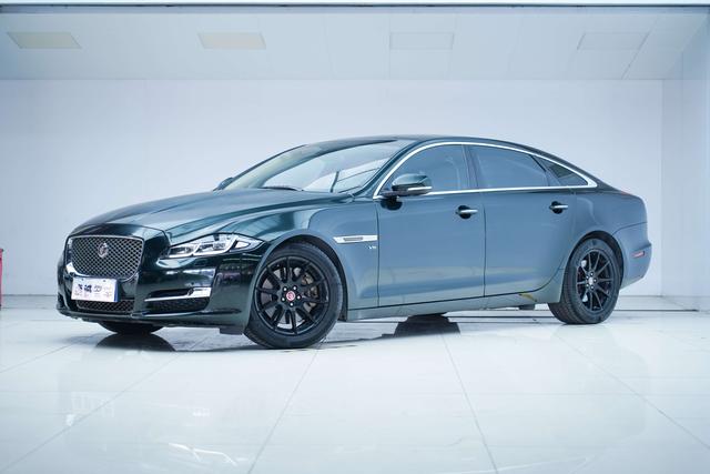 Jaguar XJ