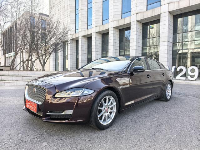 Jaguar XJ