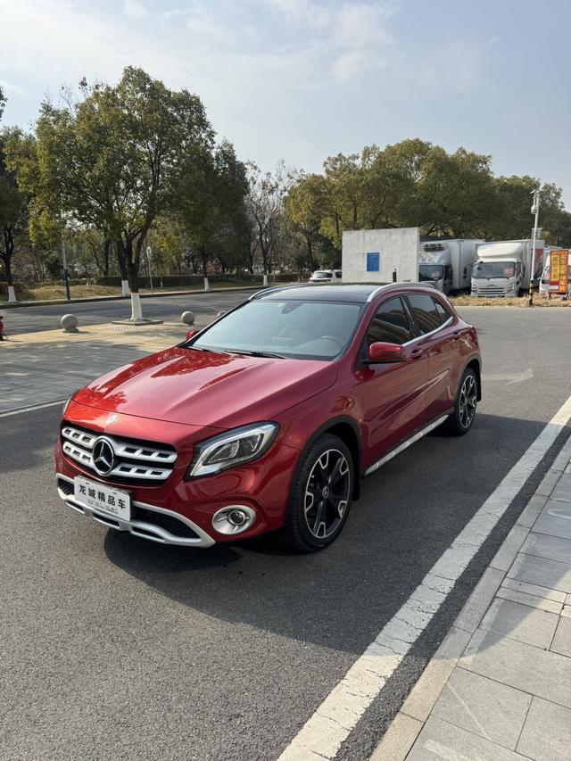 Mercedes-Benz GLA