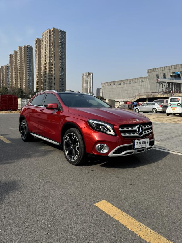 Mercedes-Benz GLA