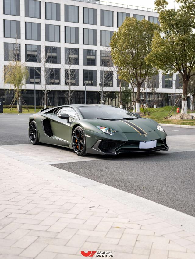 Lamborghini Aventador