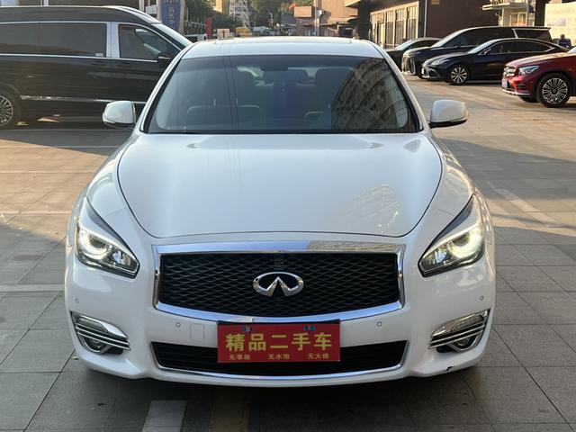 Infiniti Q70