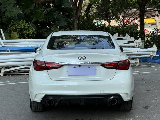 Infiniti Q50L