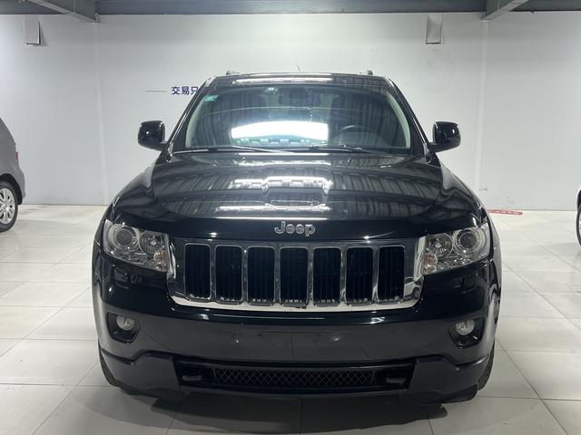 Jeep Grand Cherokee (imported)