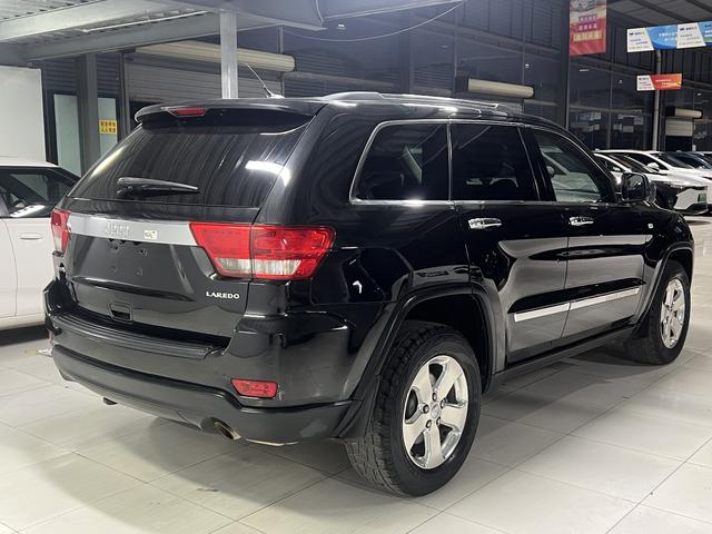 Jeep Grand Cherokee (imported)