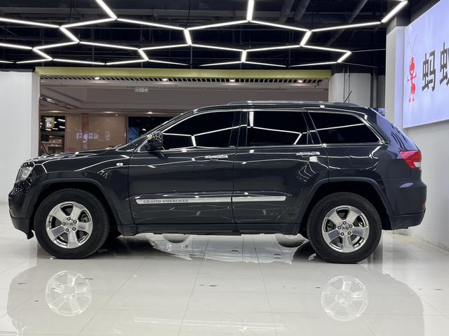 Jeep Grand Cherokee (imported)