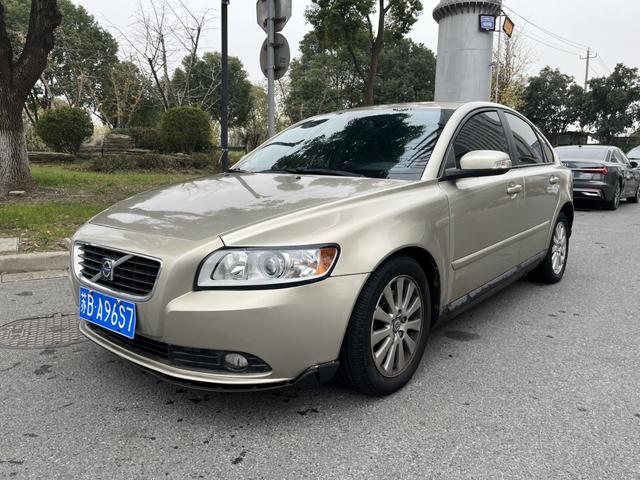 Volvo S40