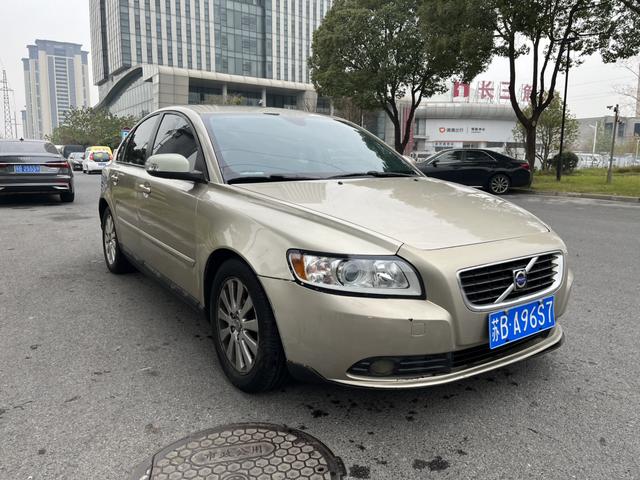 Volvo S40