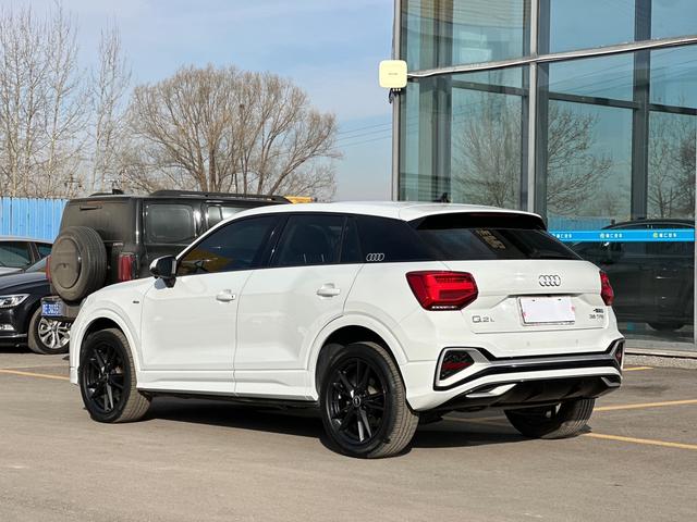 Audi Q2L