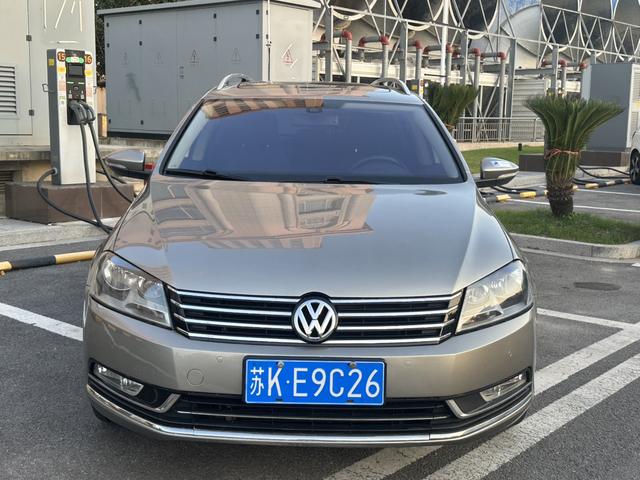 Volkswagen Magotan (imported)