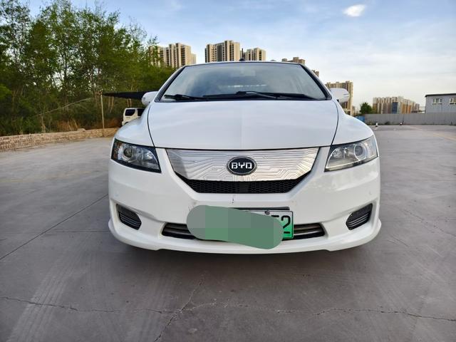 BYD e6