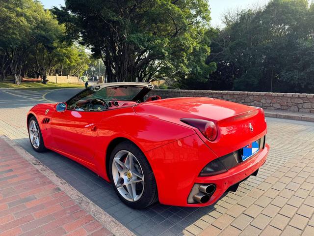 Ferrari California T