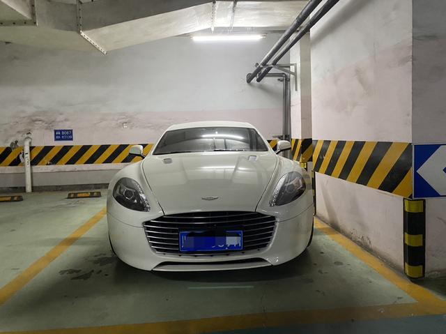 Aston Martin Rapide