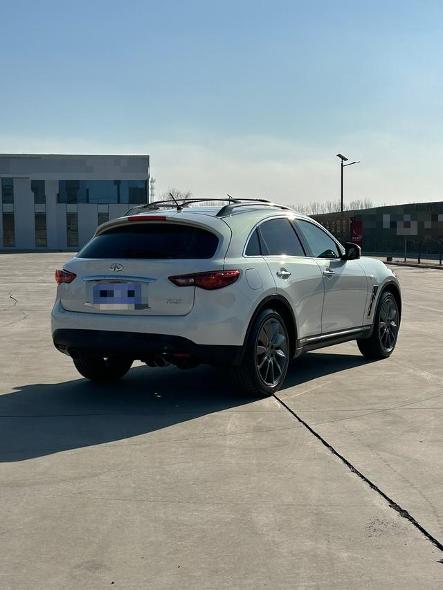 Infiniti FX