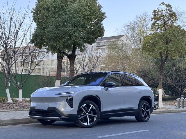 NIO ES7