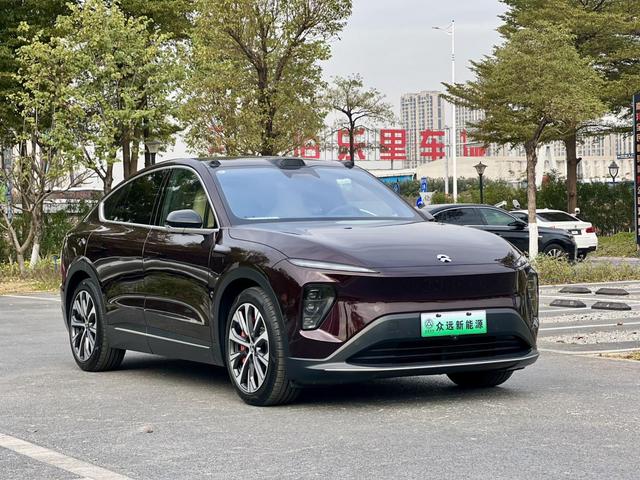 NIO EC7