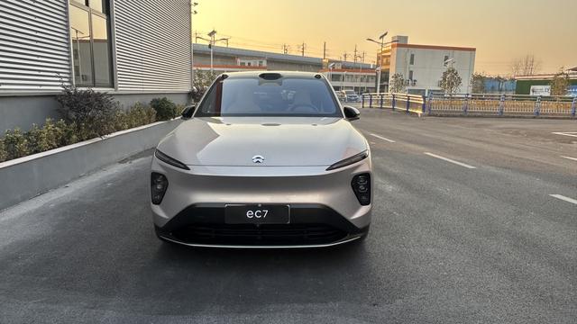 NIO EC7