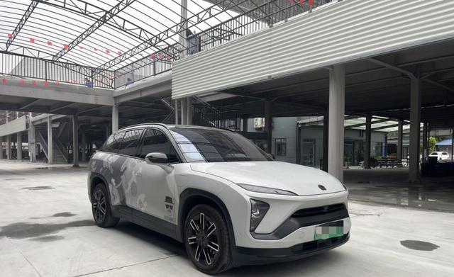 NIO ES6